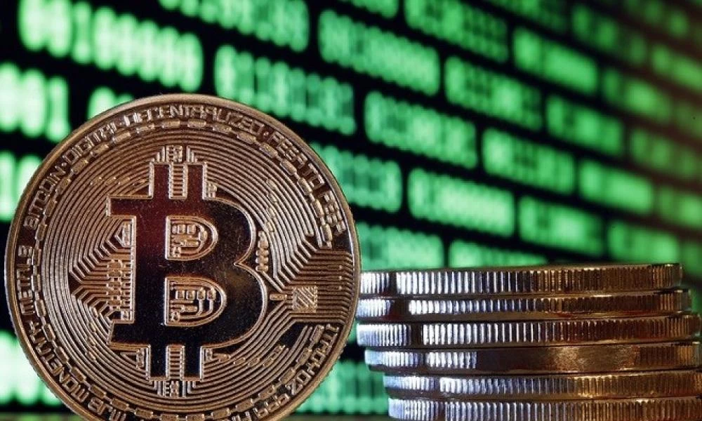 Bitcoin: Στα 42.000 δολάρια ενισχύεται εν μέσω ουκρανικού